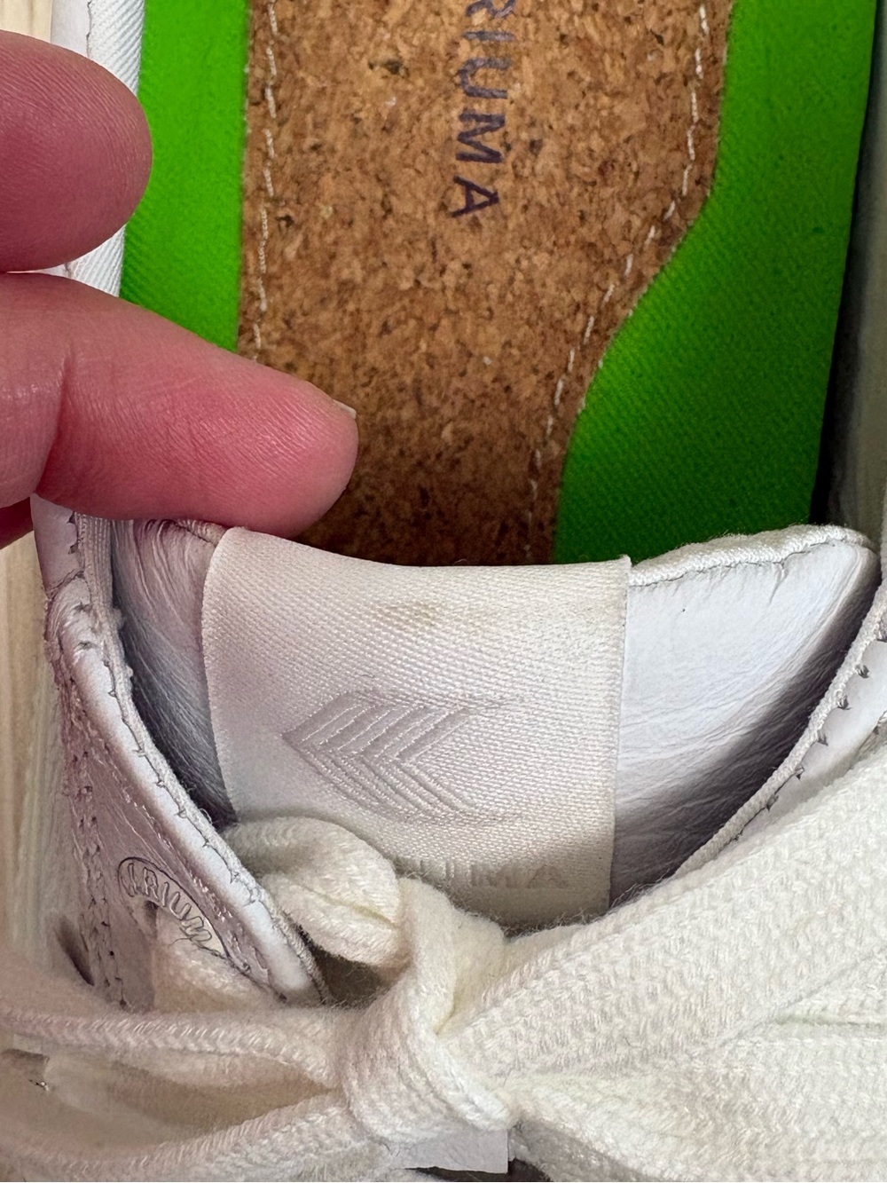 Cariuma Oca Leather Unisex Sneakers 10W 8.5M Like New Rare Eco-Friendly Preppy - Picture 7 of 9